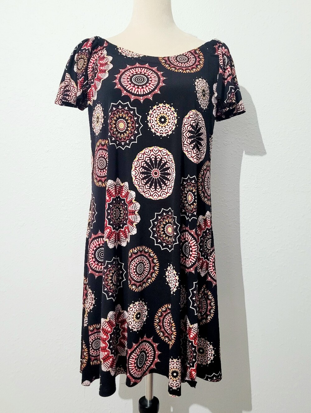 Robbie Bee Dress Medium Black Pink Medallion Print Swing Shift Stretch Casual - Picture 2 of 12